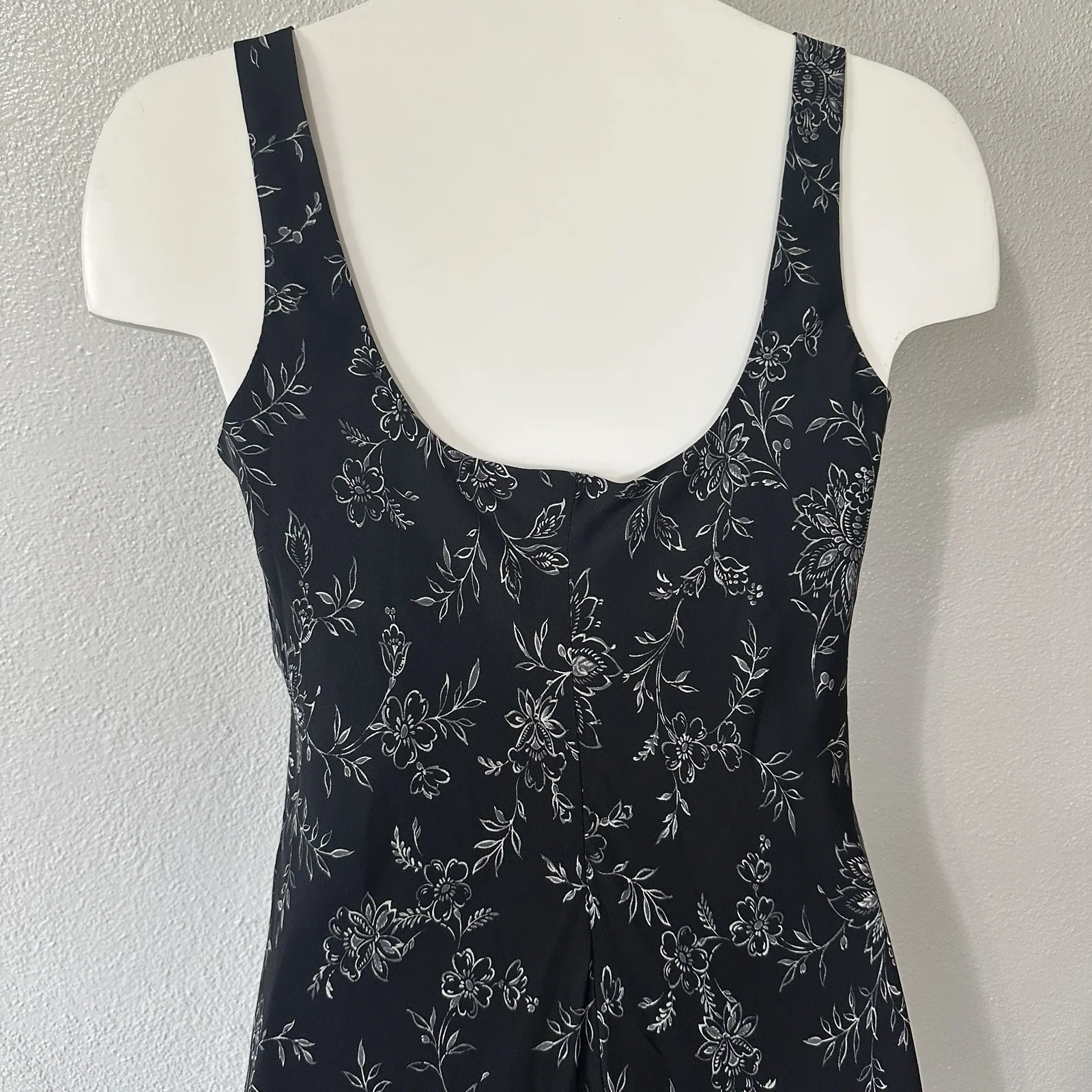 Vintage 90s Ann Taylor 100% Silk Black White Floral Midi Dress Sz‎ 4 Cottagecore - Image 5