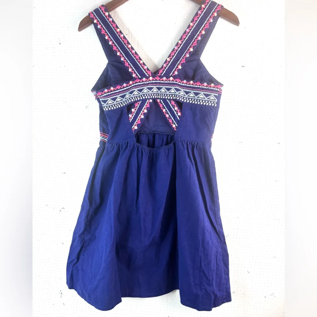 American Eagle Outfitters XS Embroidered Tunic Top in Blue & Pink - Image 4