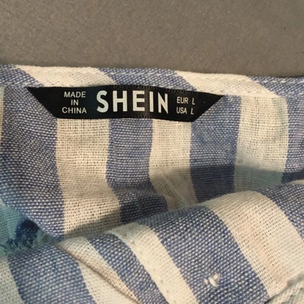 Shein large blue and white crop top - Image 4