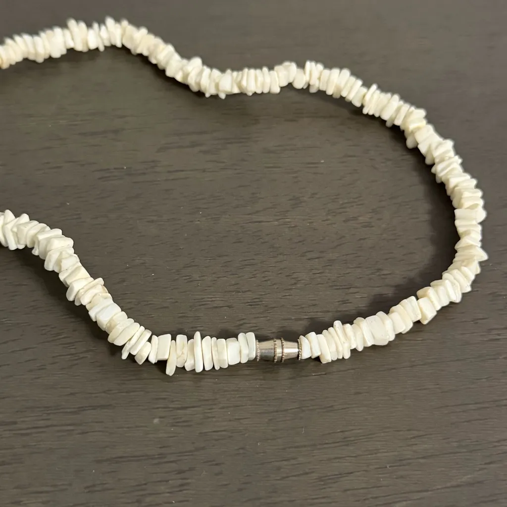 Puka Shell White Cream Beaded Choker Necklace - Image 2