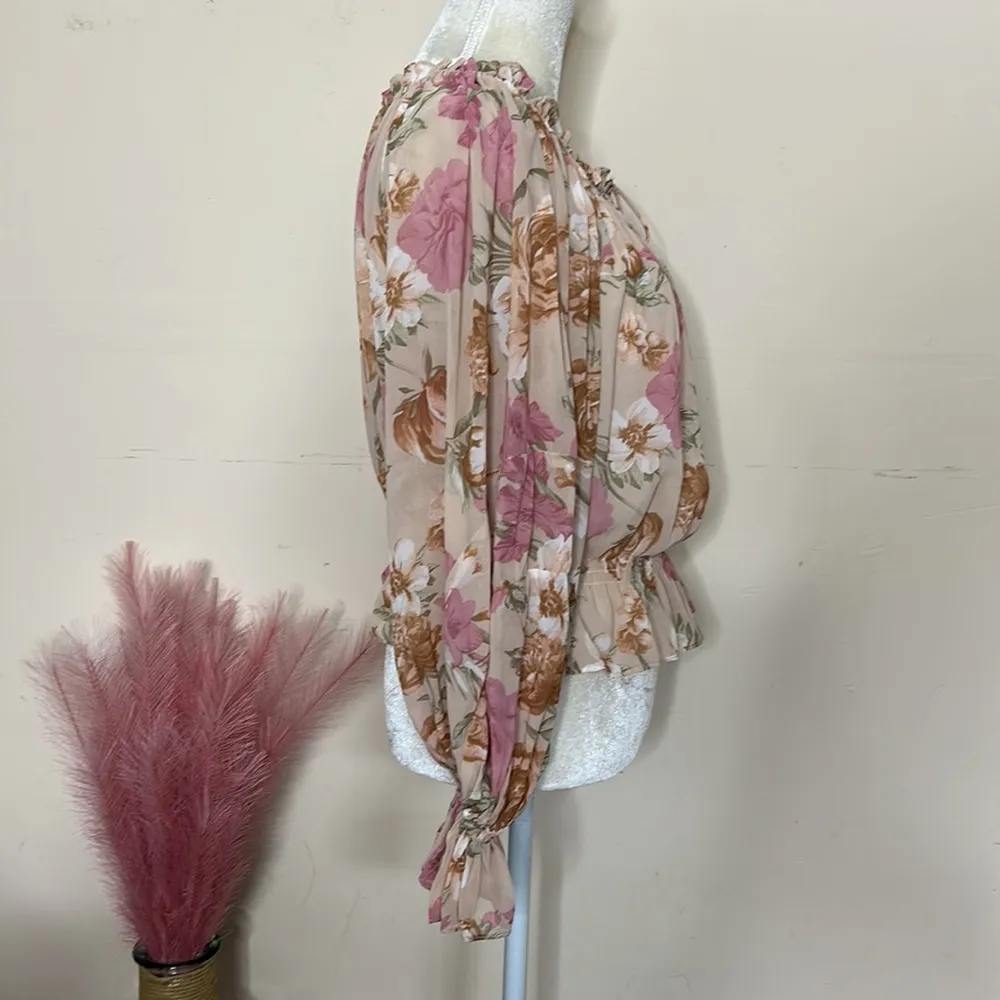 Vici collection • floral ruffle hem top - Image 27