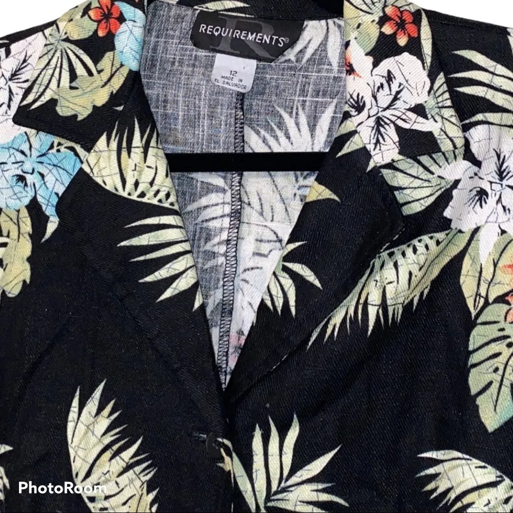 Requirements size 12 Hawaiian blazer 3/4 sleeves - Image 3