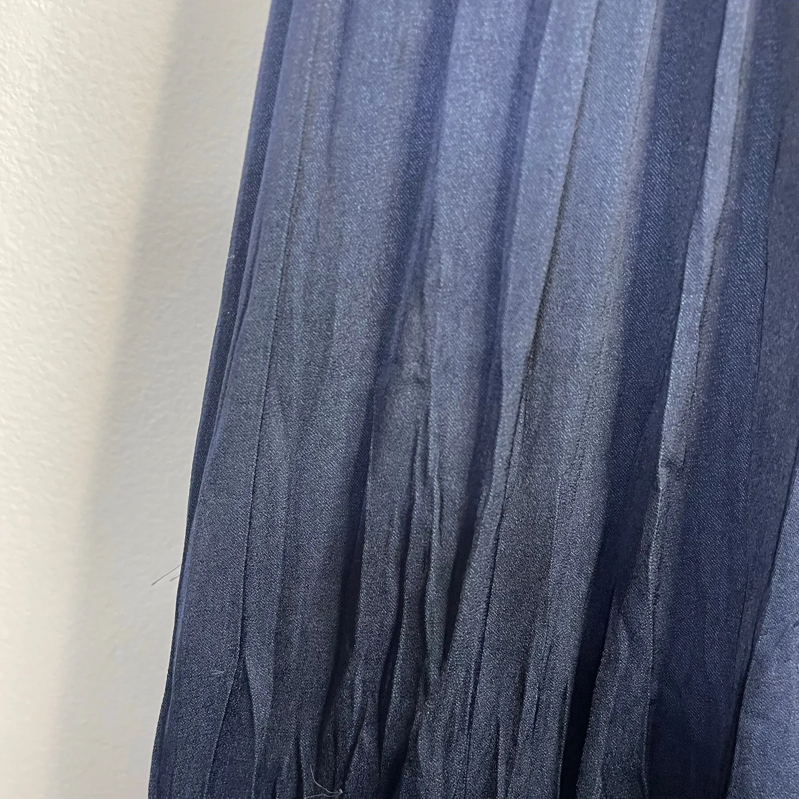 White House Black Market Satin Surplice Sleeveless Tiered Midi Dress Navy XS New - Image 6