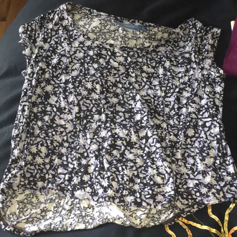 Flower shirt Size undefined - Image 2