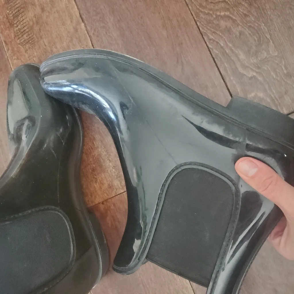 Short black rain boots women's size 10 - Image 2