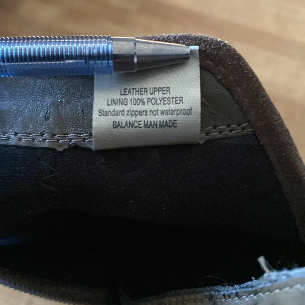 Boots waterproof 9.5M - Image 8