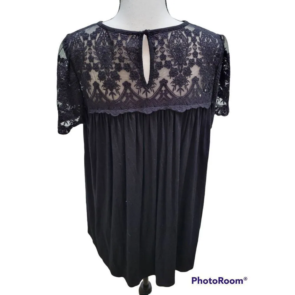 Allie Rose Size Medium Black Lace Top - Image 3