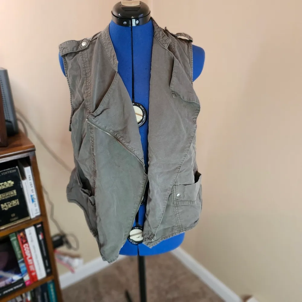 Mossimo Army Green Zippered Light Weight Utility Vest Size XXL - Image 2