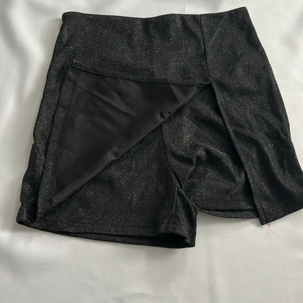 NWT SHEIN BAE Glitter Skort - Image 6