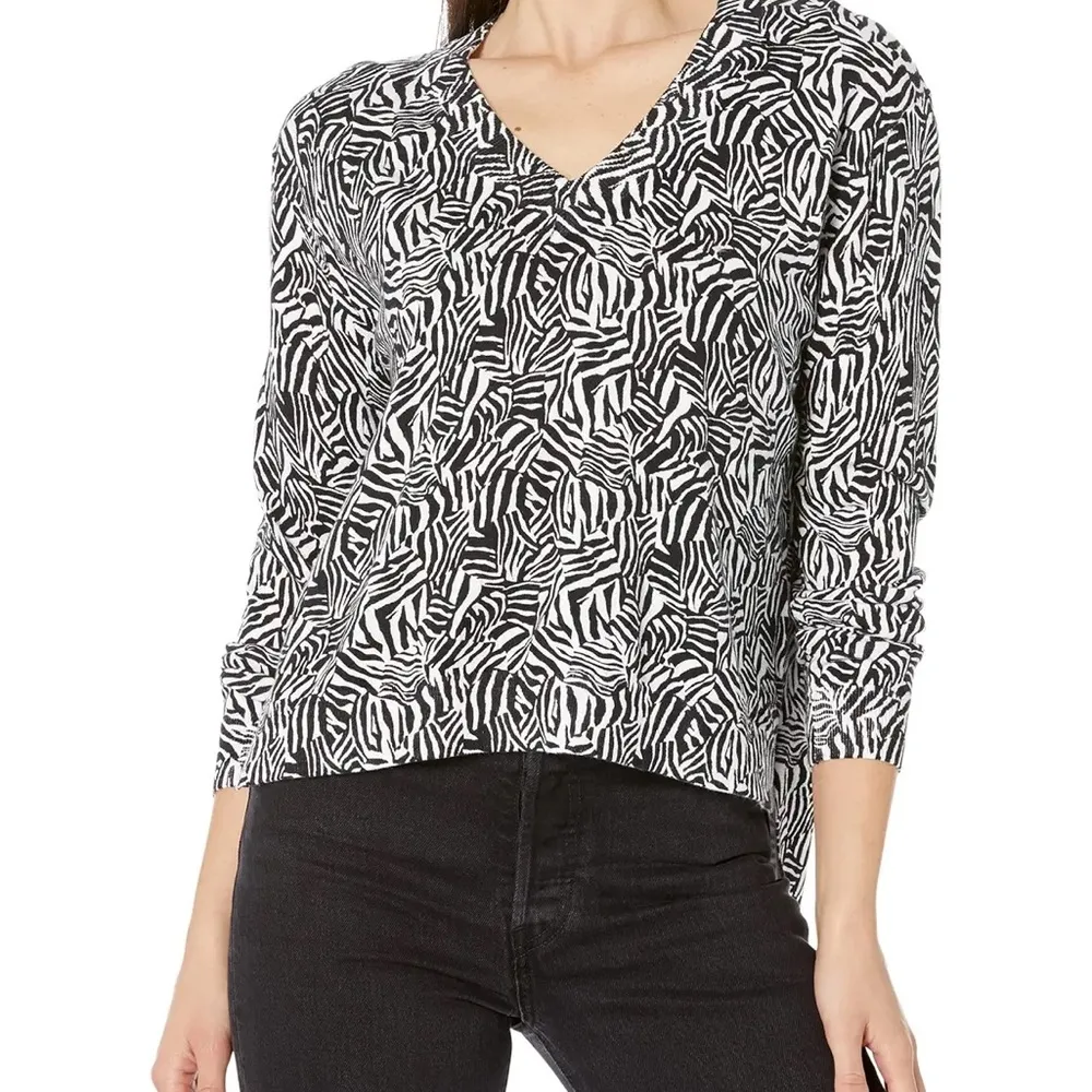 Michael Kors Boxy Pullover V-Neck Sweater Lightweight Zebra Black White L NWT - Image 2