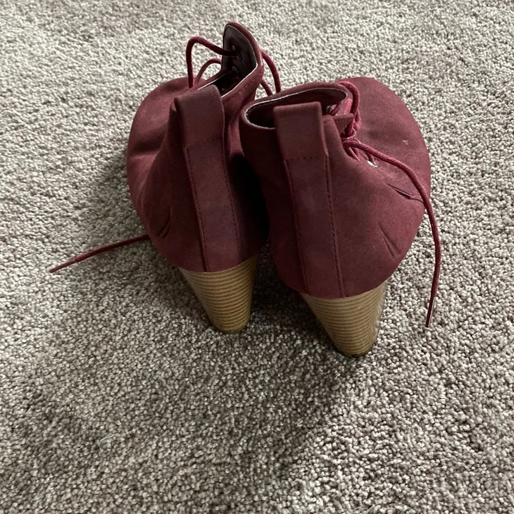 Nautica Boots SIZE 6.5 - Image 2