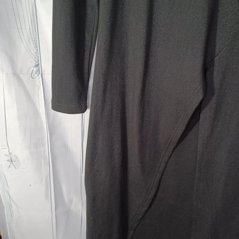 FHQ long sleeve turtle neck dress with slit on the side NWT Black Size M - Image 4