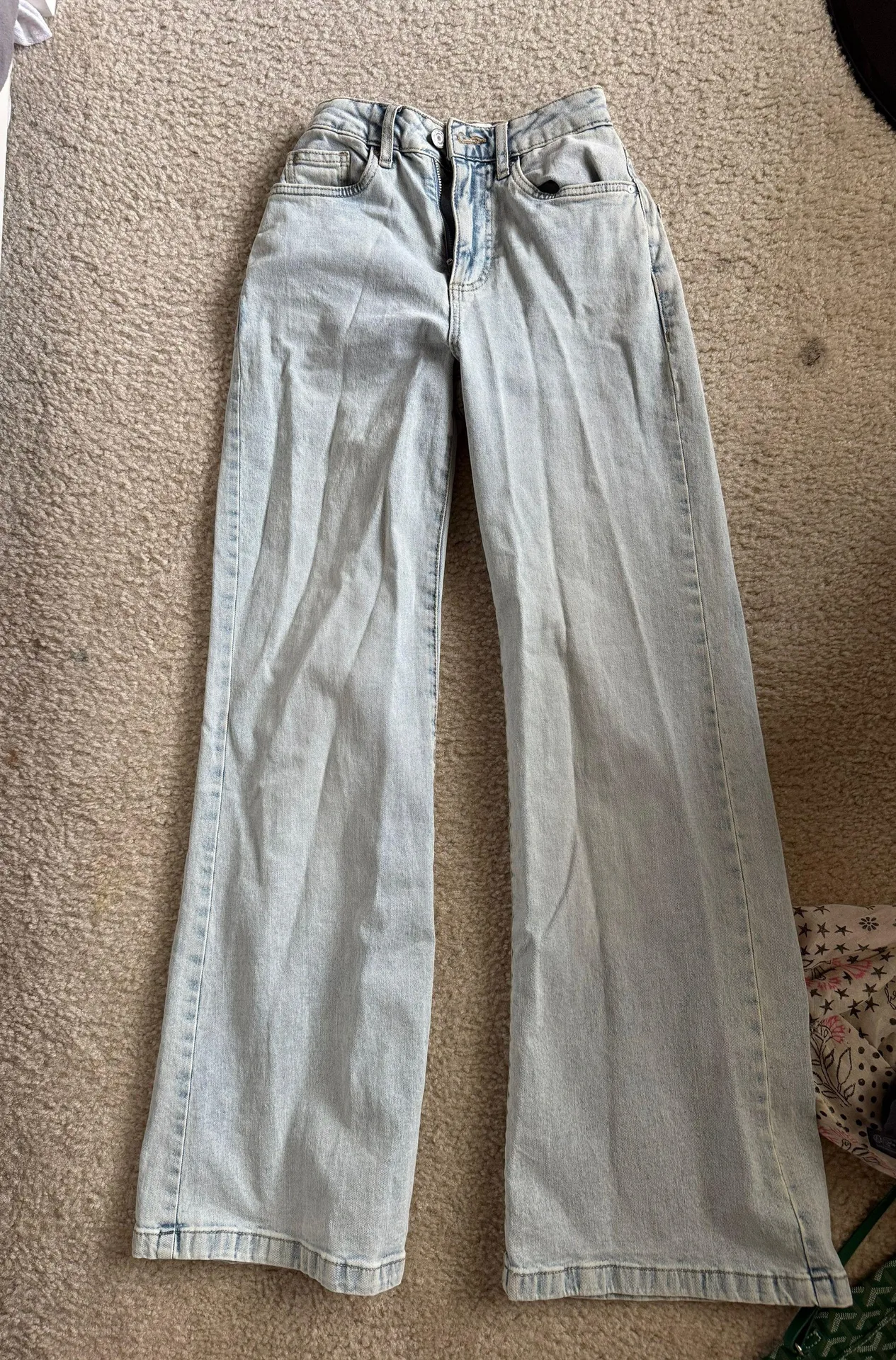 Light Wash Mom Jeans - Image 3