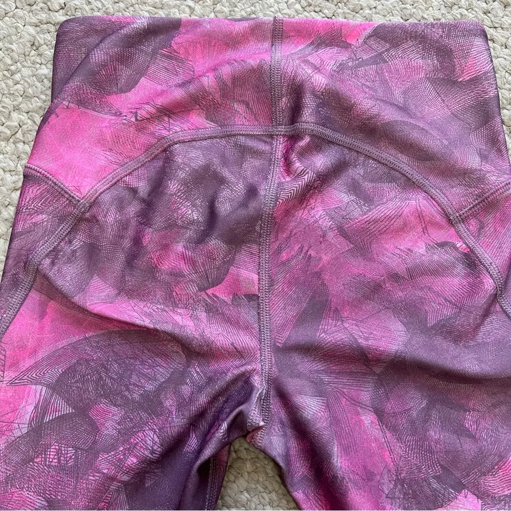 Under Armour Pink And Gray Compression Leggings Women Size XS Athletic Exercise - Image 10