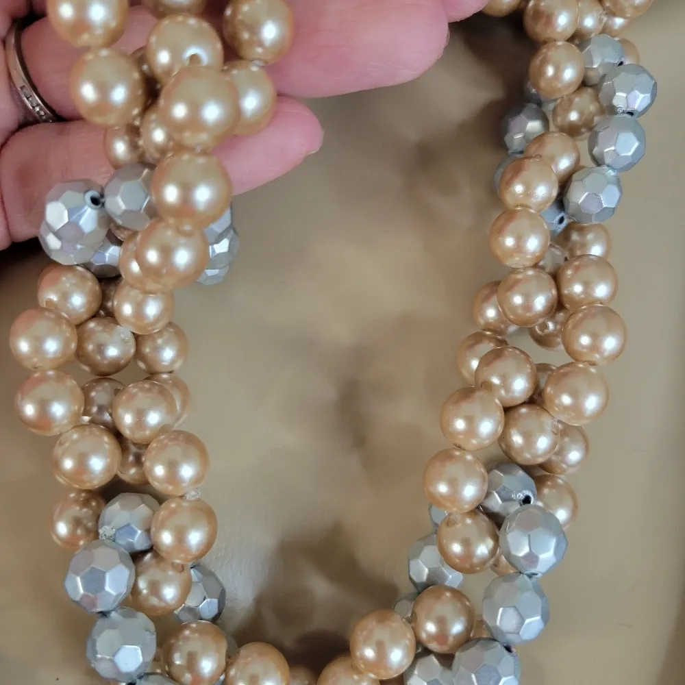 Loft Chunky Beaded Statement Necklace - Image 7