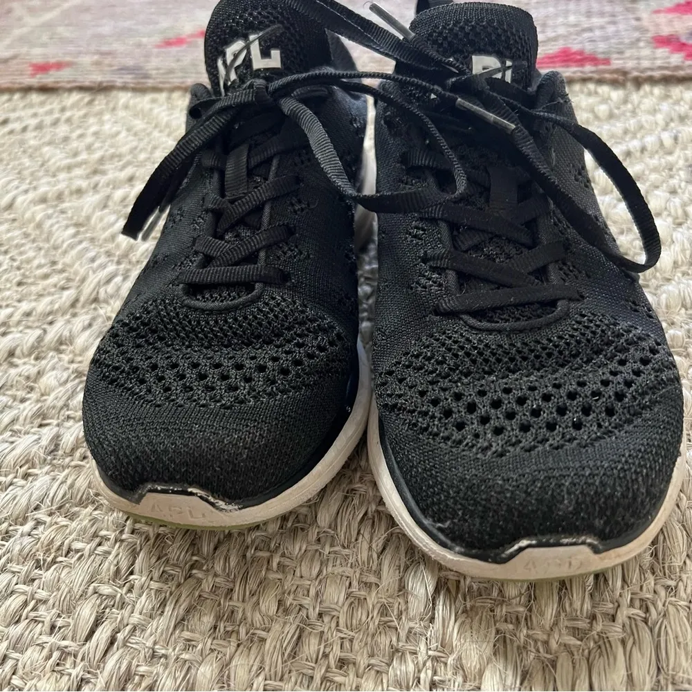 APL  TechLoom Pro Knit Running Shoe Black | 7 - Image 2