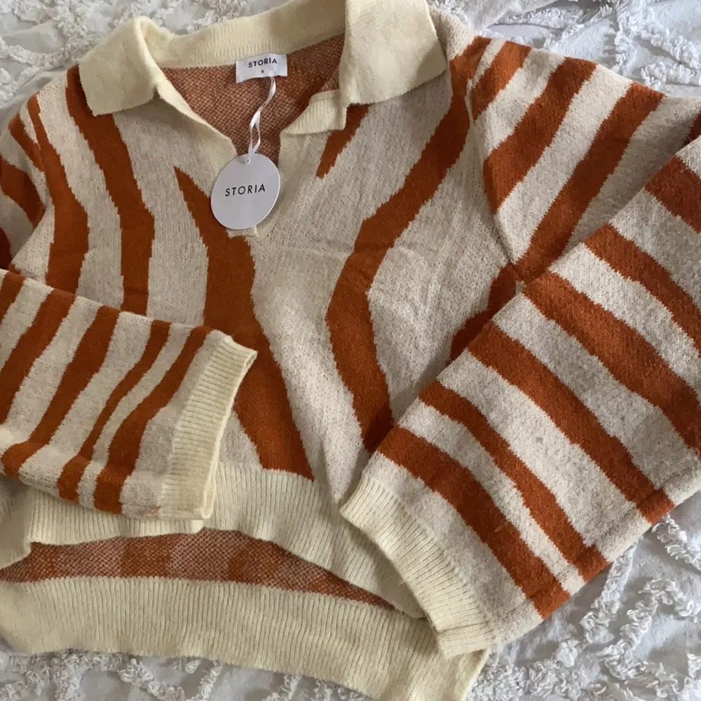 NWT STORIA Zebra Crop Sweater - Image 4