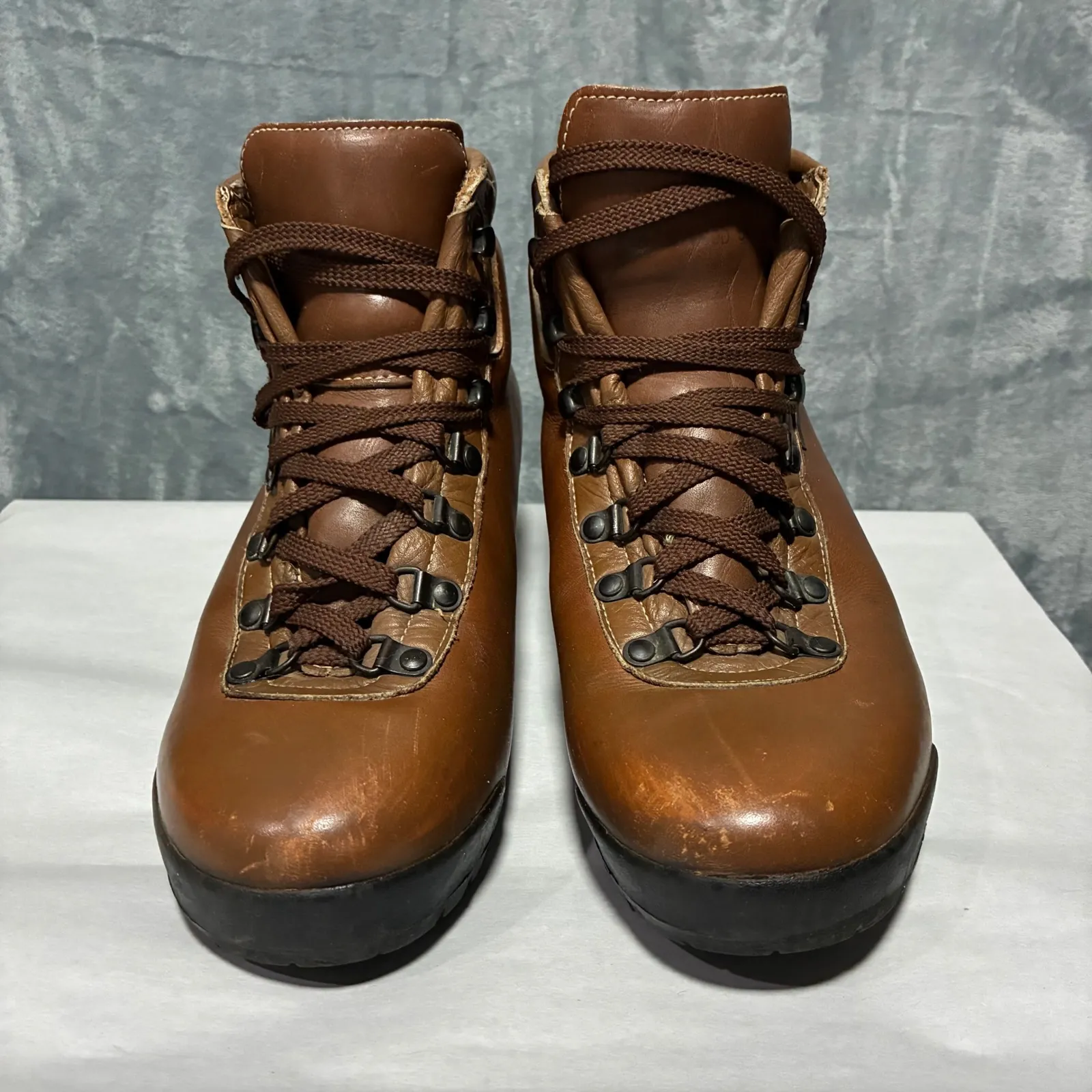 Vintage Raichle Brown Leather Hiking Boots Made in Switzerland Women's Size 8 - Image 2