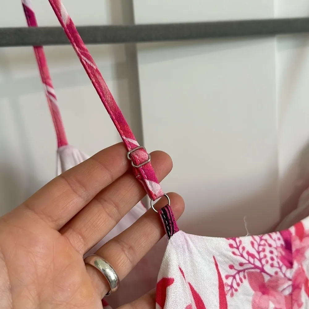 White Birch Women's M Tropical Floral Cami Tank White Pink Red Coastal Preppy - Image 7