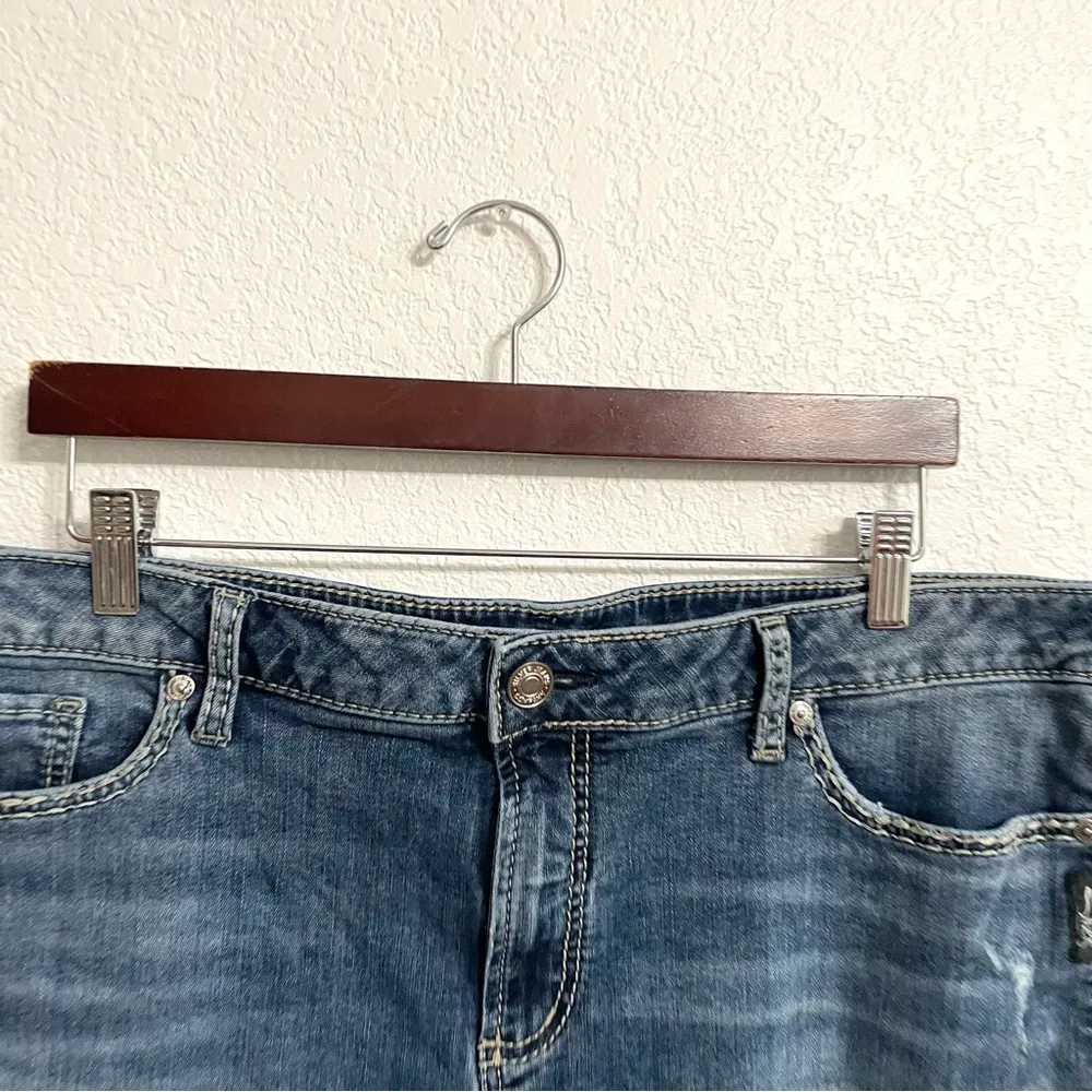 Silver Jeans Women’s Shorts Denim Jean Elyse Distressed Thick Stitch Size 20 - Image 3