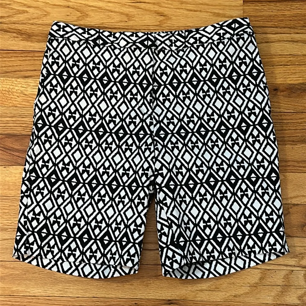 Walking Shorts Sz 10 - Image 3