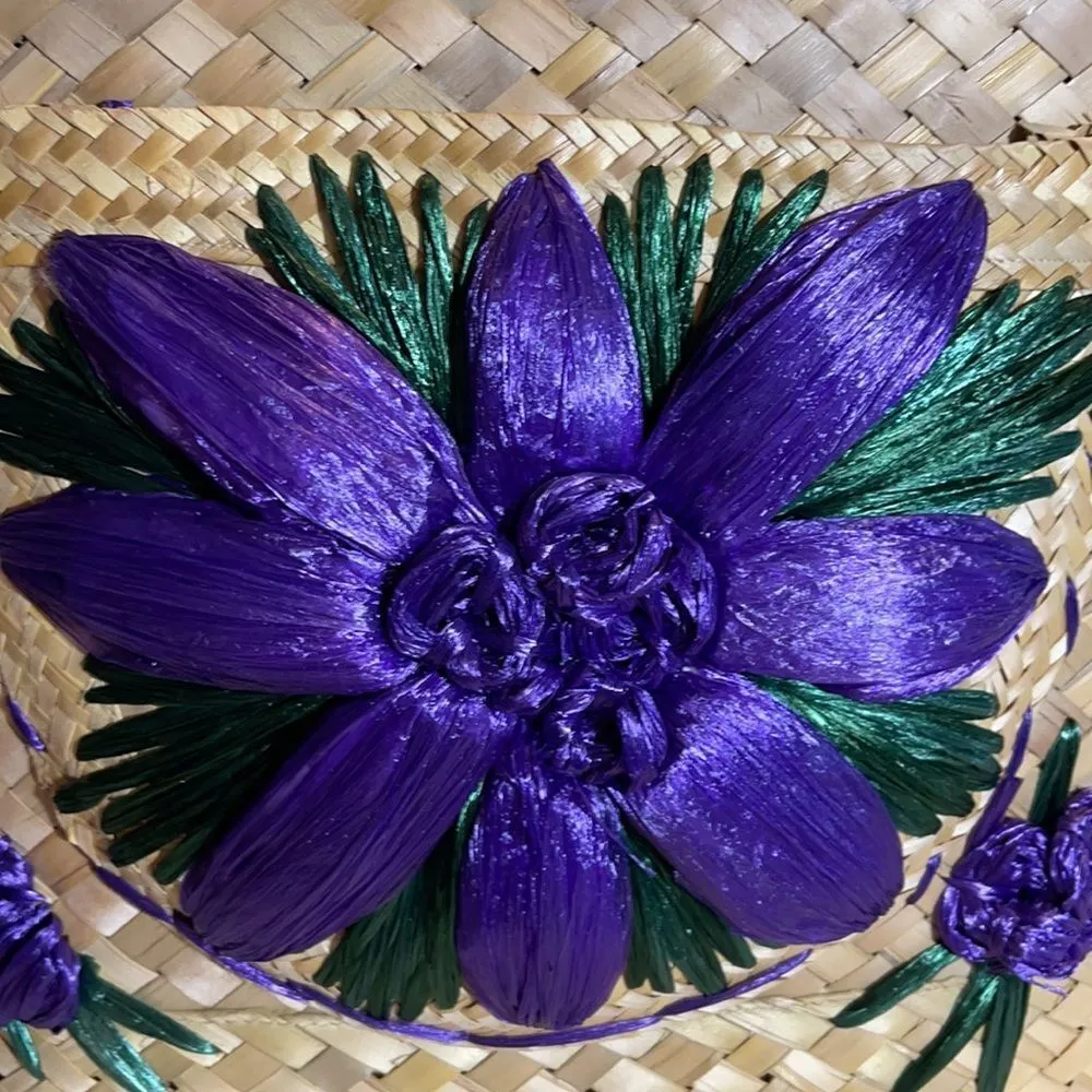 Vintage 1960s or 1970s Straw and Raffia Handbag or Small Tote Floral Beachy - Image 4