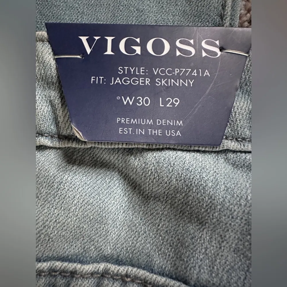 VIGOSS Jagger Skinny Embroidered Jeans size 30”waist; 29” length; size 10 NWT - Image 4