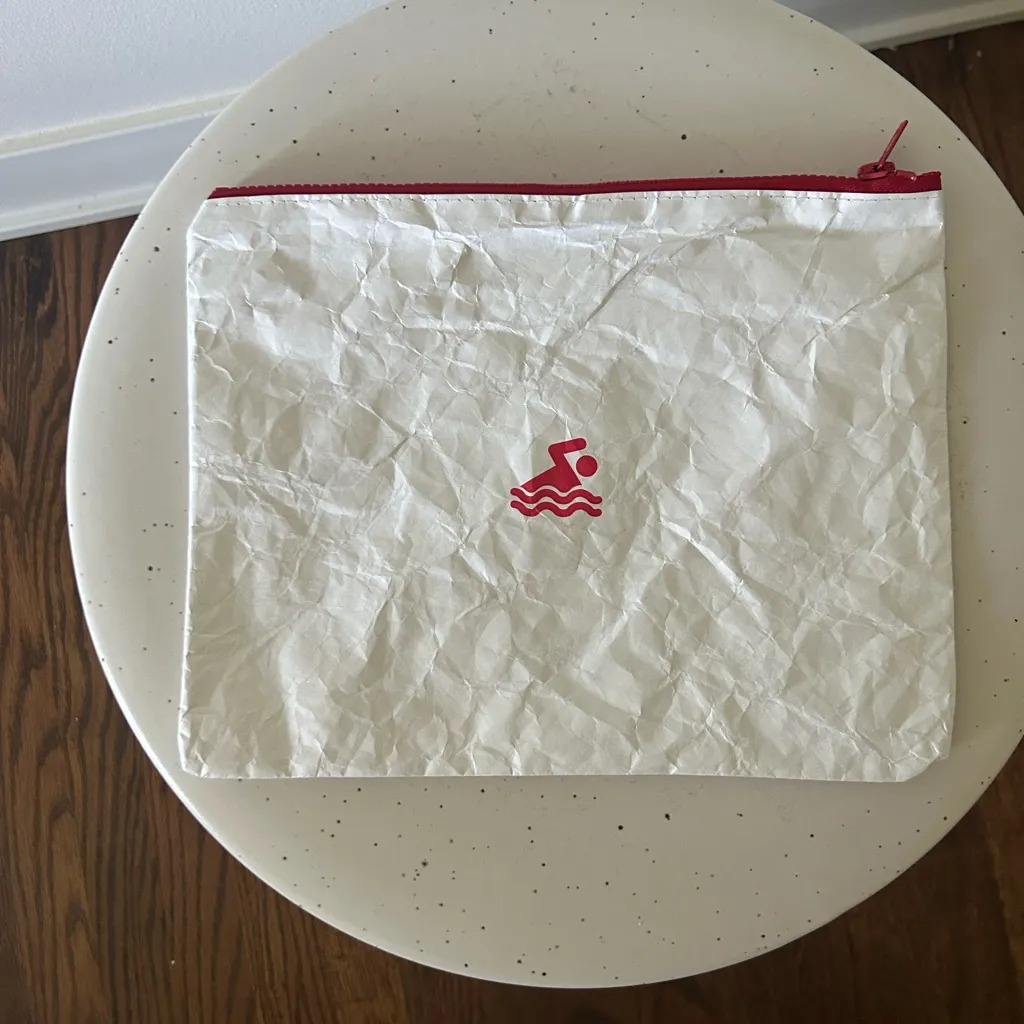 NWOT Left On Friday Wet Swimsuit Bag White - Image 2