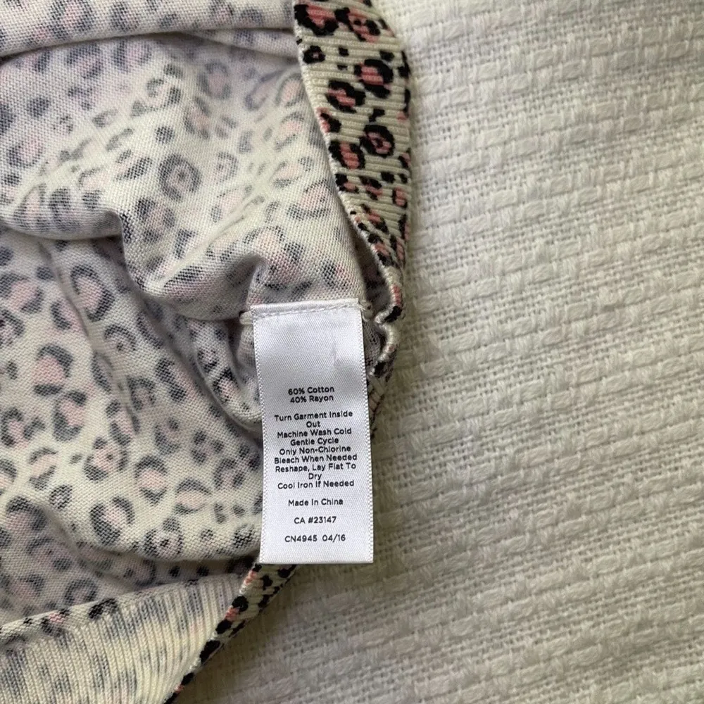 XL Talbots Pink and Black Cheetah Print Short-Sleeve Cardigan - Image 5