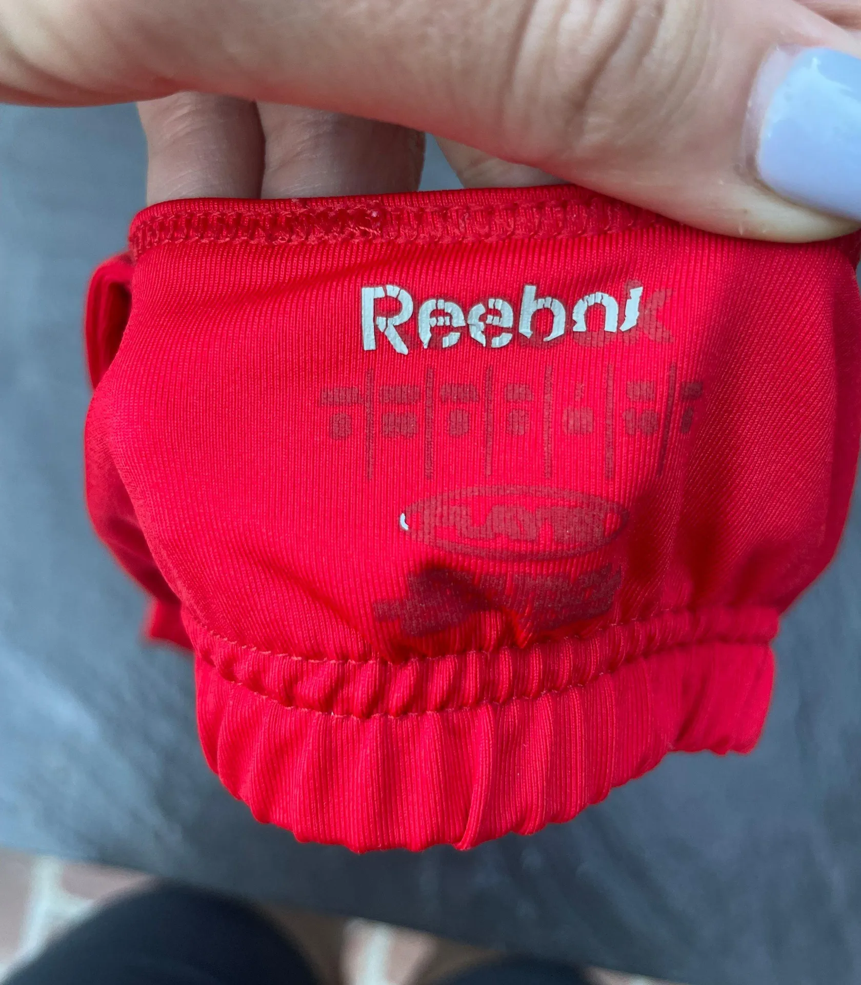 Reebok red workout tank  Has a Built in bra - Image 5