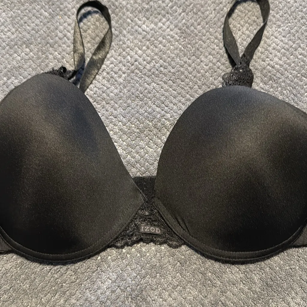 Lot 3 Women’s Bras 38C Underwire Izod Auden Vassarette Black Ivory White Size undefined - Image 9
