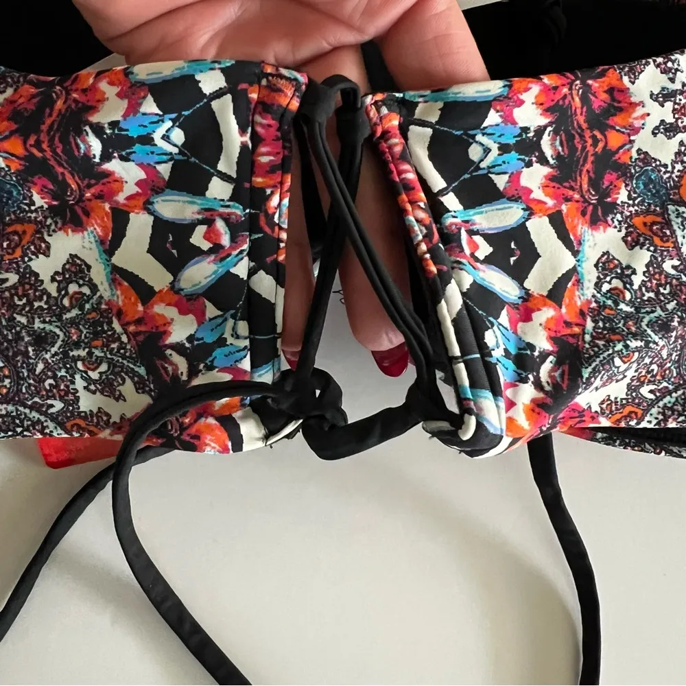 Red Carter Colorful Abstract Mandela Bikini Top Beach Swim. Size Large - Image 5