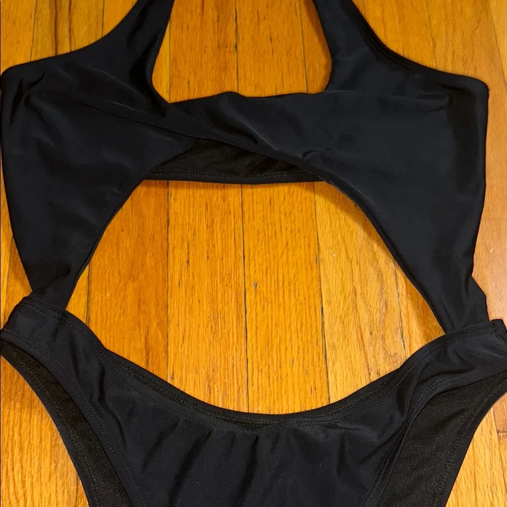 Betty Jade Modern Black Cutout One Piece Swimsuit Size L - Image 4