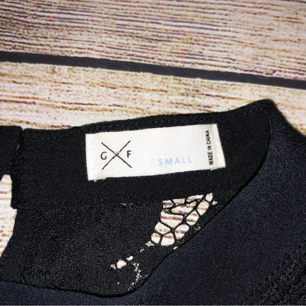 Gentle Fawn GXF Black Lace High Neck Sleeveless Blouse Size S - Image 2