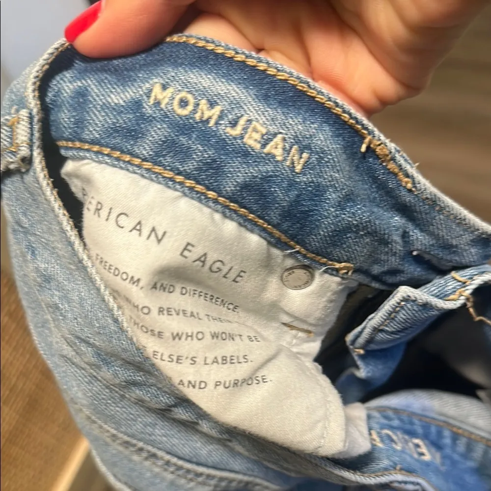 American Eagle Outfitters Blue Mom Jeans - 2 short - Image 6