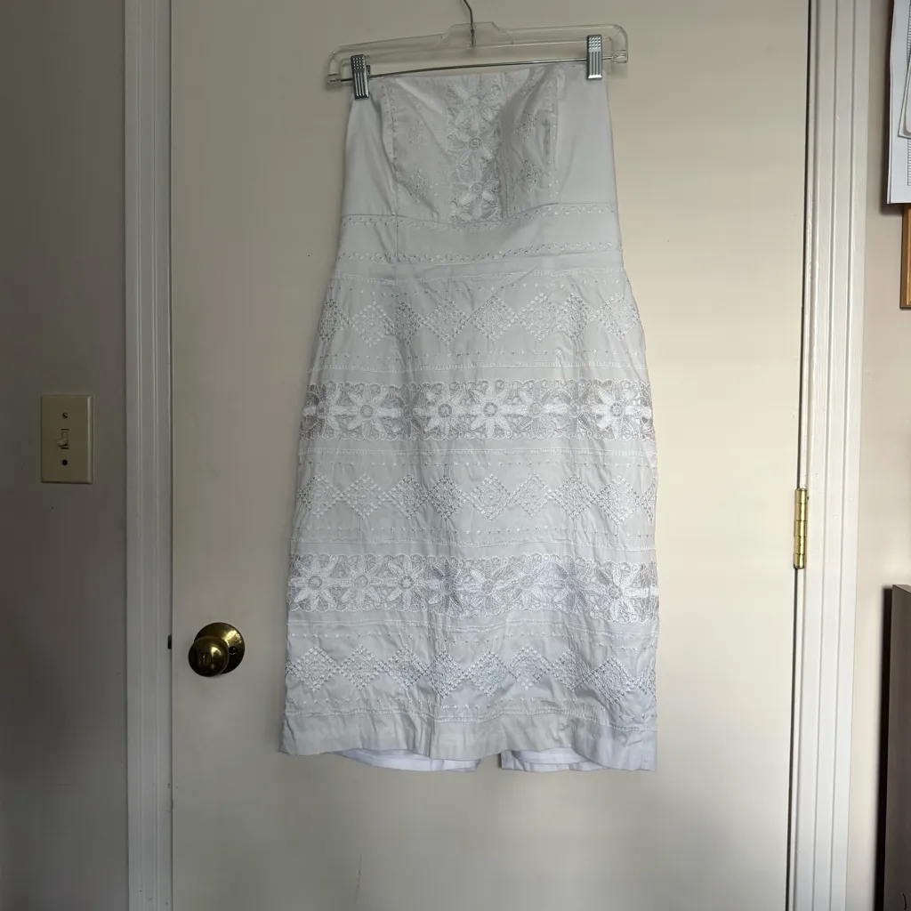 White House Black Market Strapless White Dress - Image 6