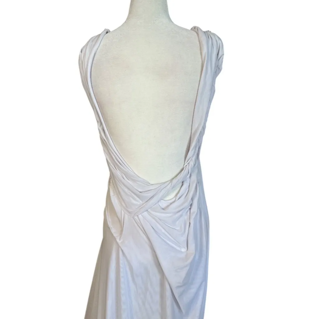 Di Petsa For Fwrd Gown in White X - Image 10