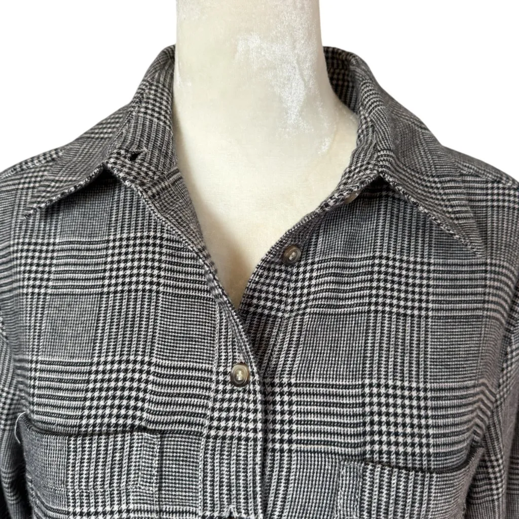 Banana Republic black white houndstooth check button down shirt size small - Image 5