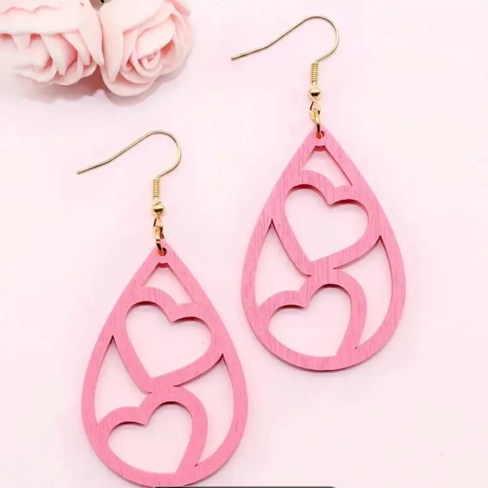 Pink Valentines Day Earrings pink hearts - Image 2
