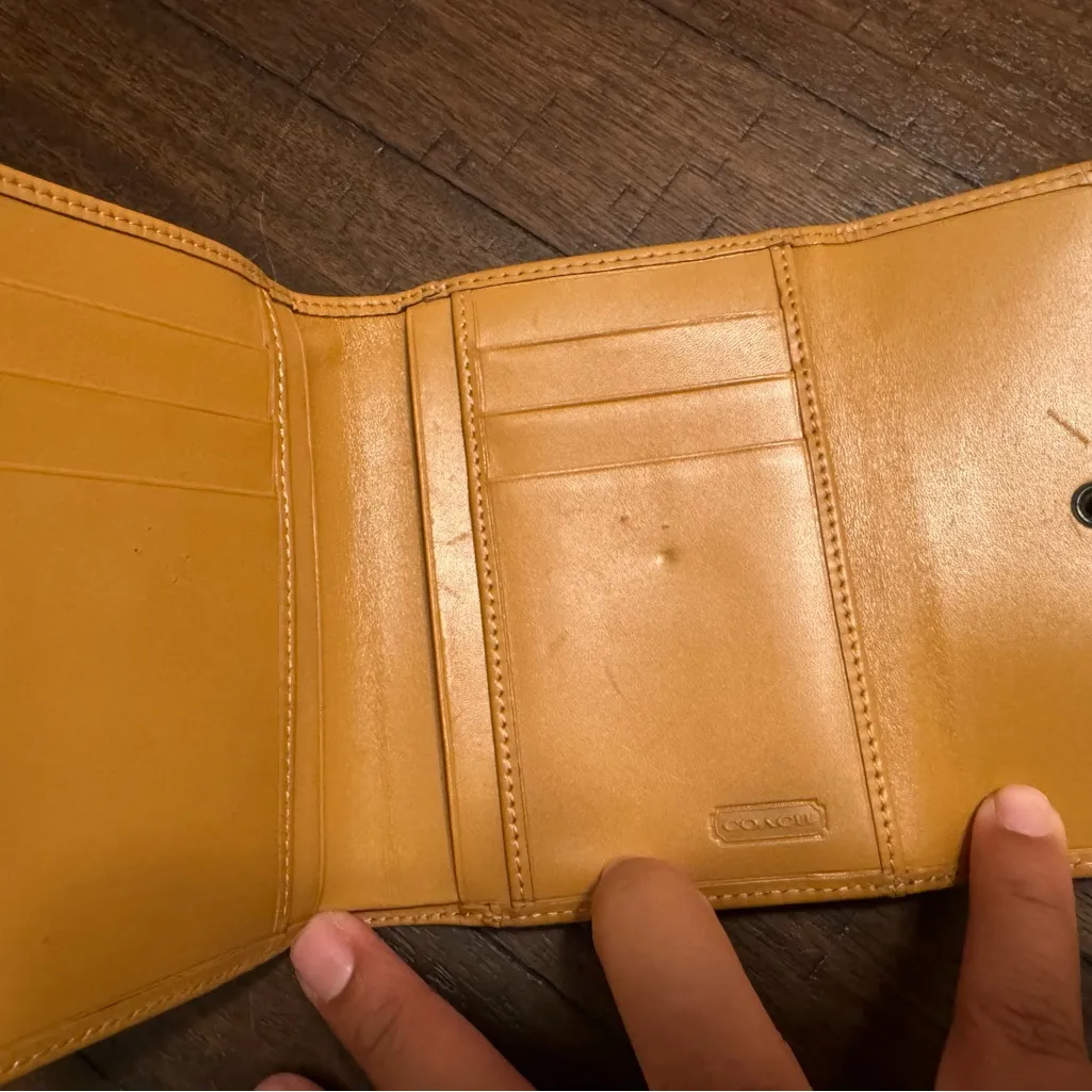 Coach Vintage Leather Wallet‎ Snap Closure Camel 5x4” A - Image 5