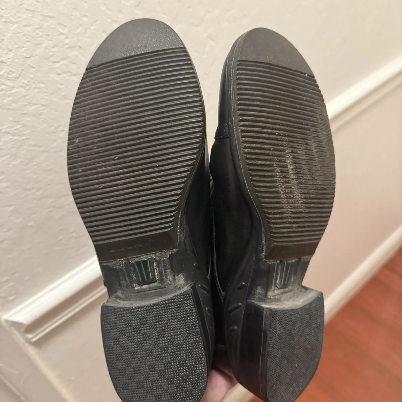 Ariat Women's Black Leather Upper Riding Ankle Boots 9B - Image 4