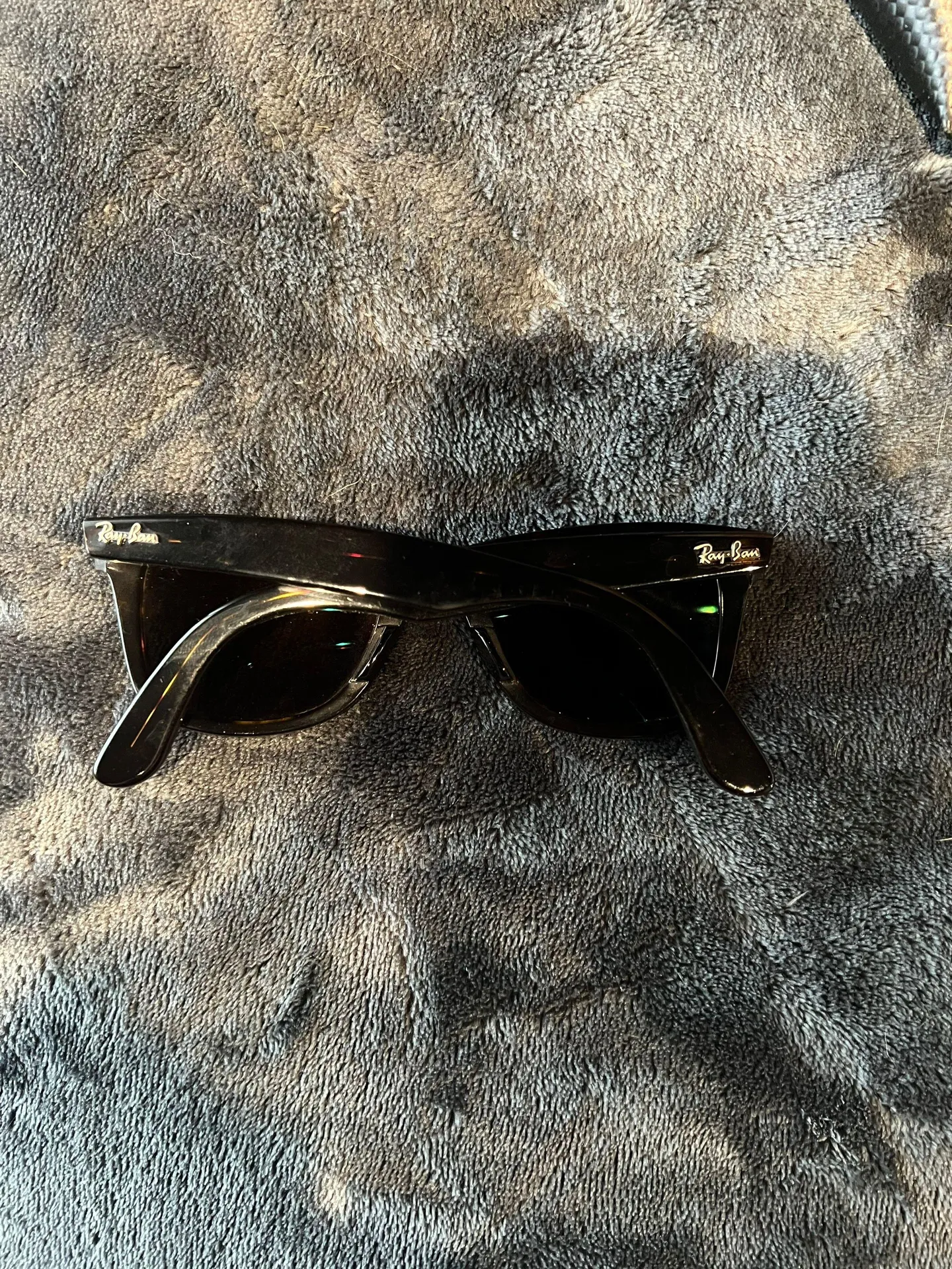 Ray-Ban Wayfarer Polarized Sunglasses - Image 2