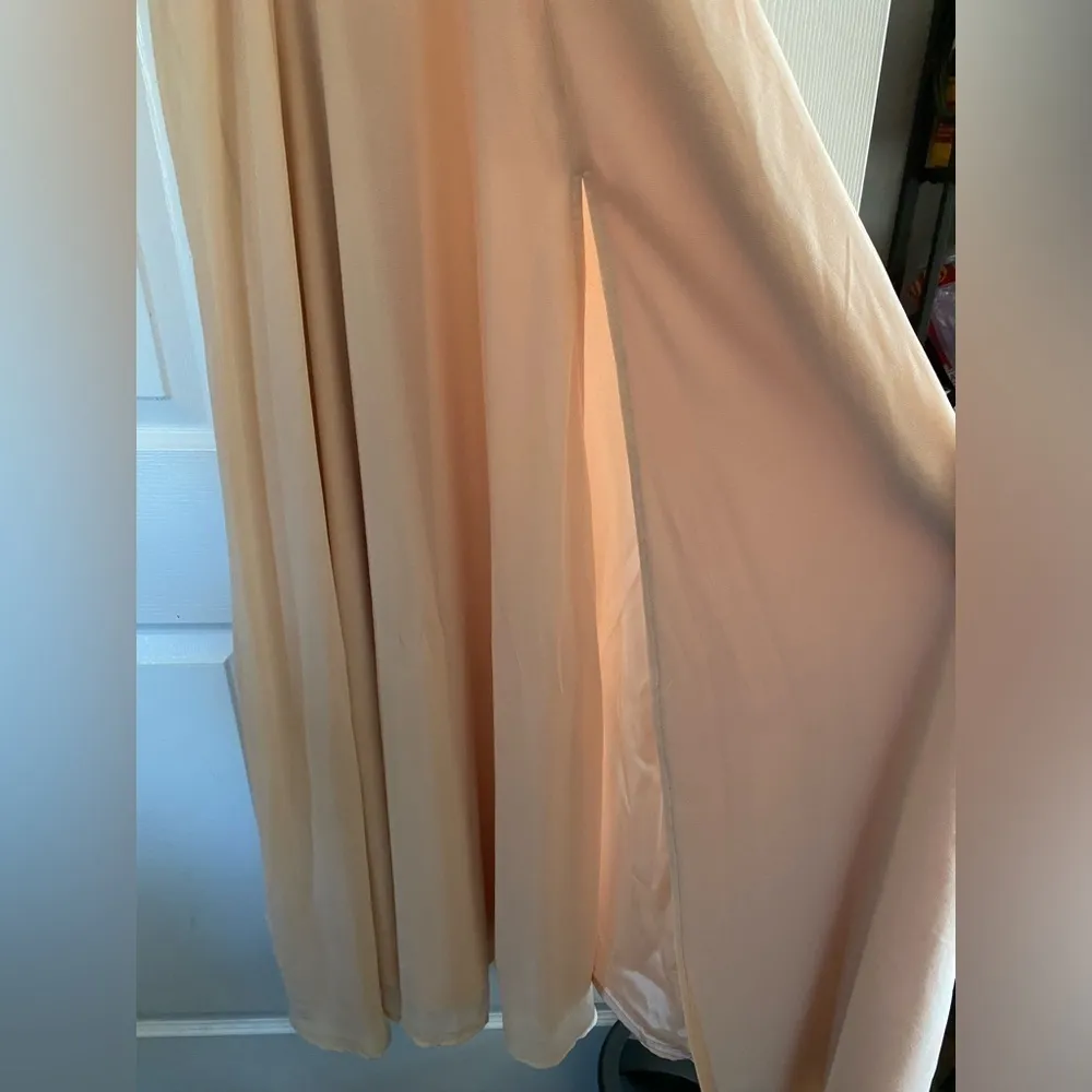 NWT Lulu’s Aim for Amour Champagne Halter Neck Chiffon Maxi Dress Size Medium - Image 6