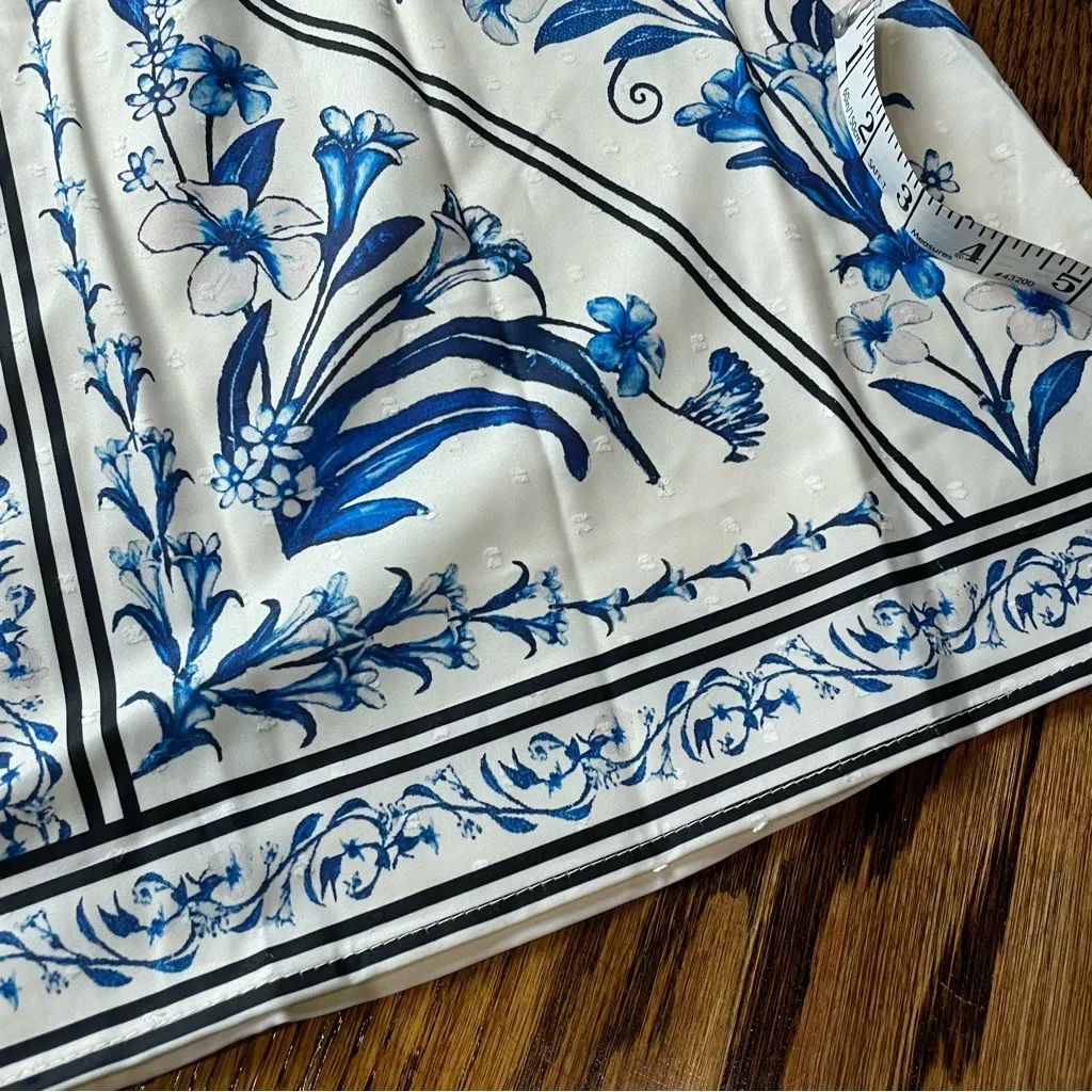 Floral Blue and White Blouse Blue China Print Size L - Image 4