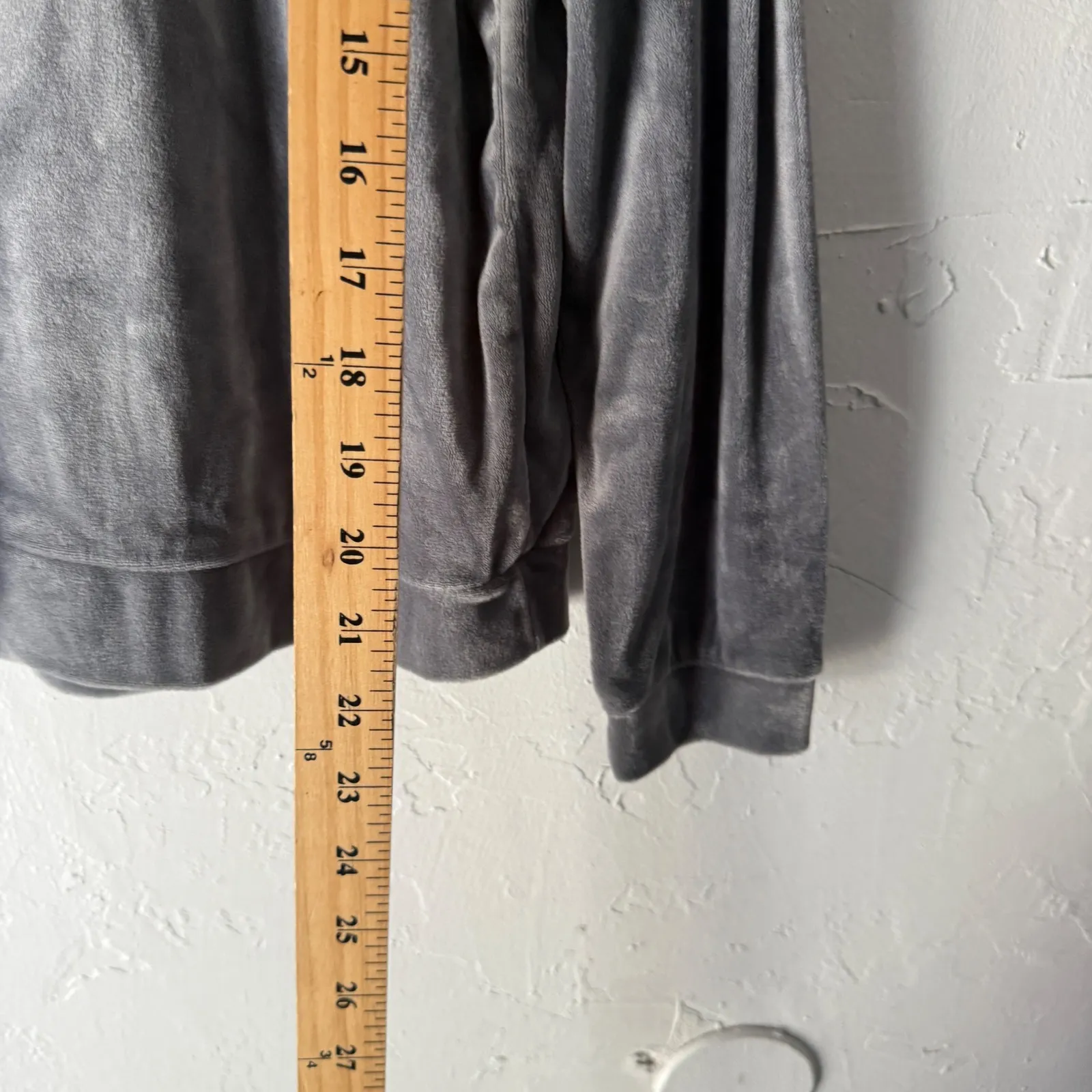 Juicy Couture Velour‎ Sweatshirt Rhinestone Logo Gray Women's Size L Long Sleeve - Image 5