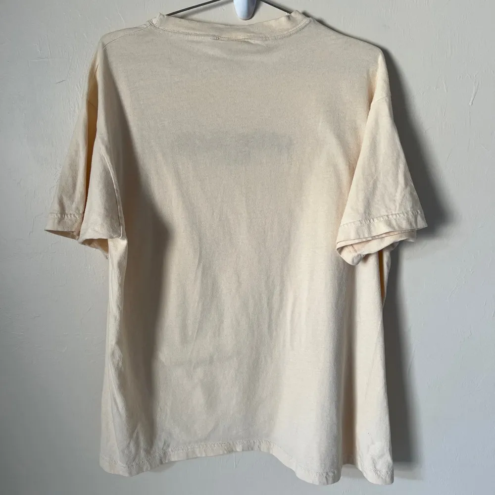 Vintage 90s GUESS Women’s T-shirt in Light Yellow - Image 2