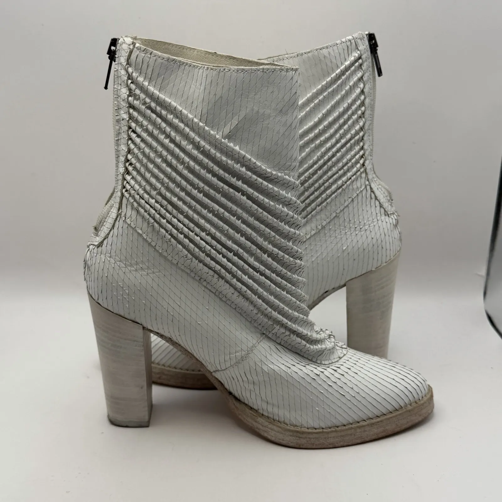 Free People Woman's Sz 7.5 White "Barleda"  Snake Skin Leather Ankle Boots EU 38 - Image 5