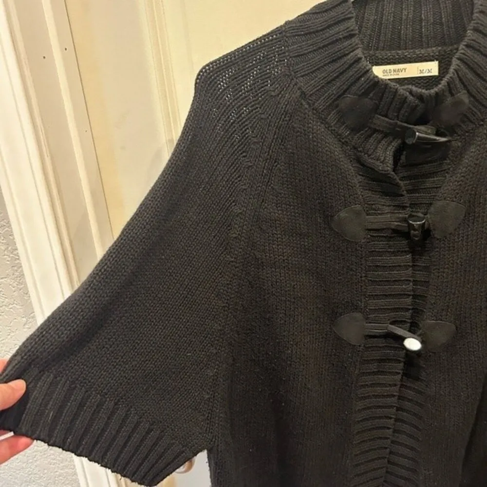 Old Navy Black Cape Poncho‎ Sweater size Medium - Image 2