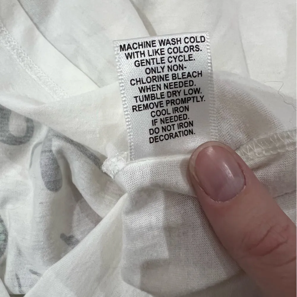 Get lost love tribe v neck shirt with rose White Size M - Image 5