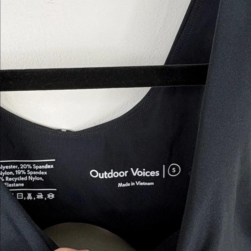 Outdoor Voices CoolForm Sports Bra Women’s Size Small Black Adjustable New - Image 5